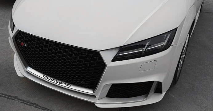 RS Honeycomb Front Grille for 2015-2018 Audi TT/TTS Models - Image 8