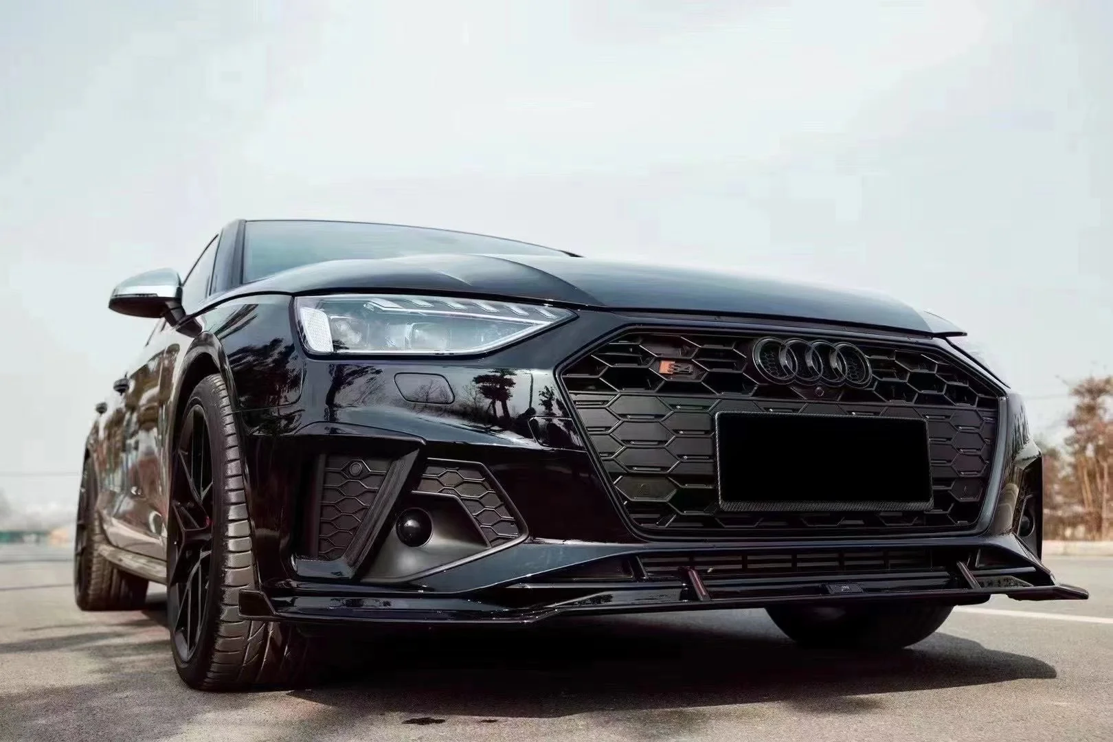 RS Honeycomb Front Grille for 2020-2024 Audi A4/S4 B9.5 Models - Image 10