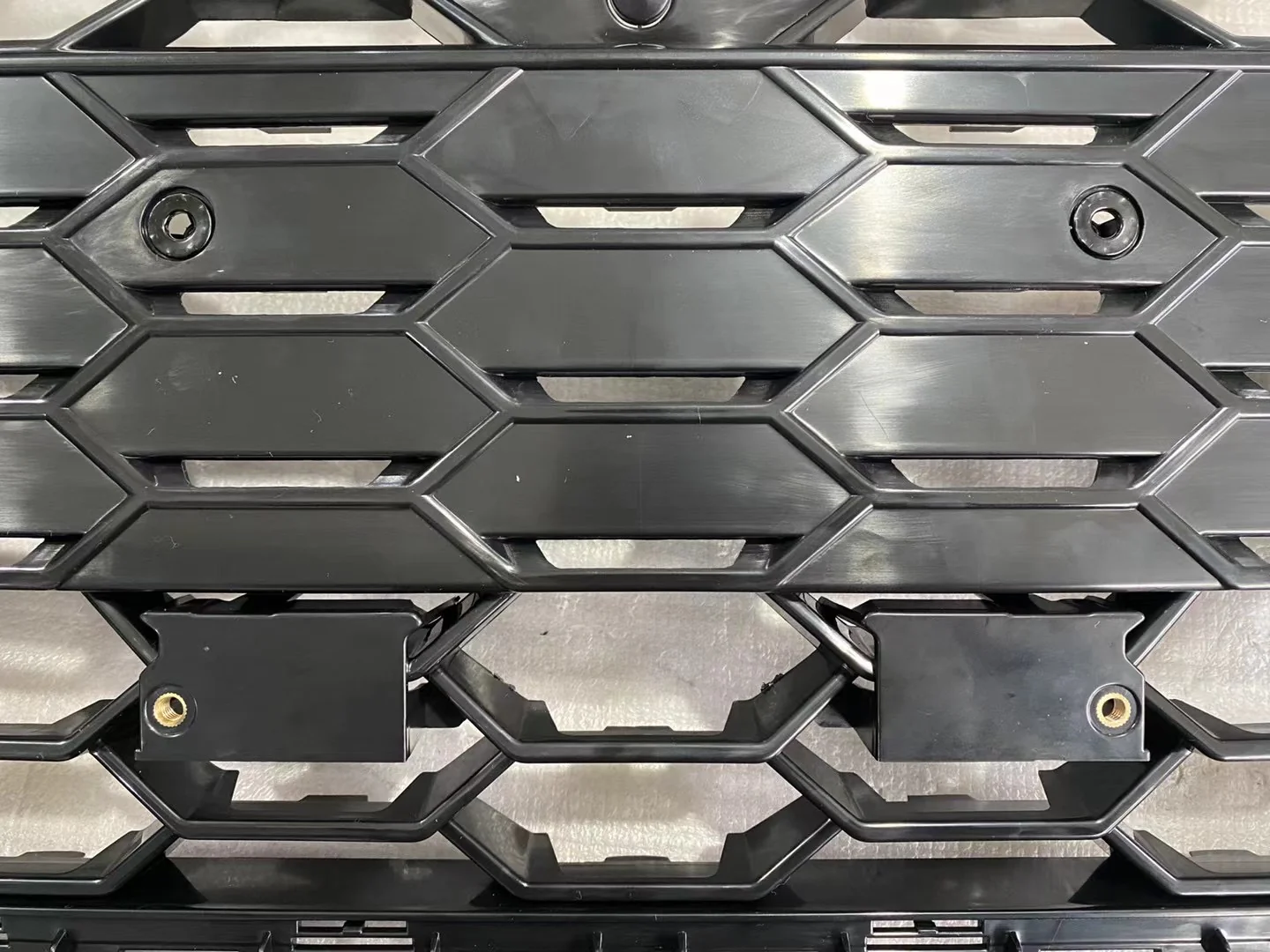RS Honeycomb Front Grille for 2020-2024 Audi A4/S4 B9.5 Models - Image 7